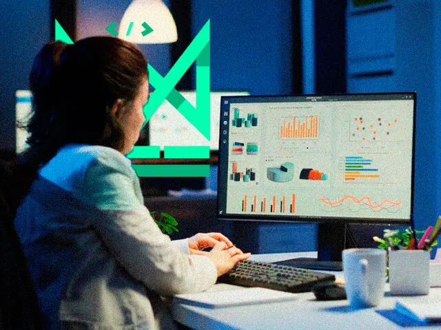 Mulher analisando gráficos em tela de computador